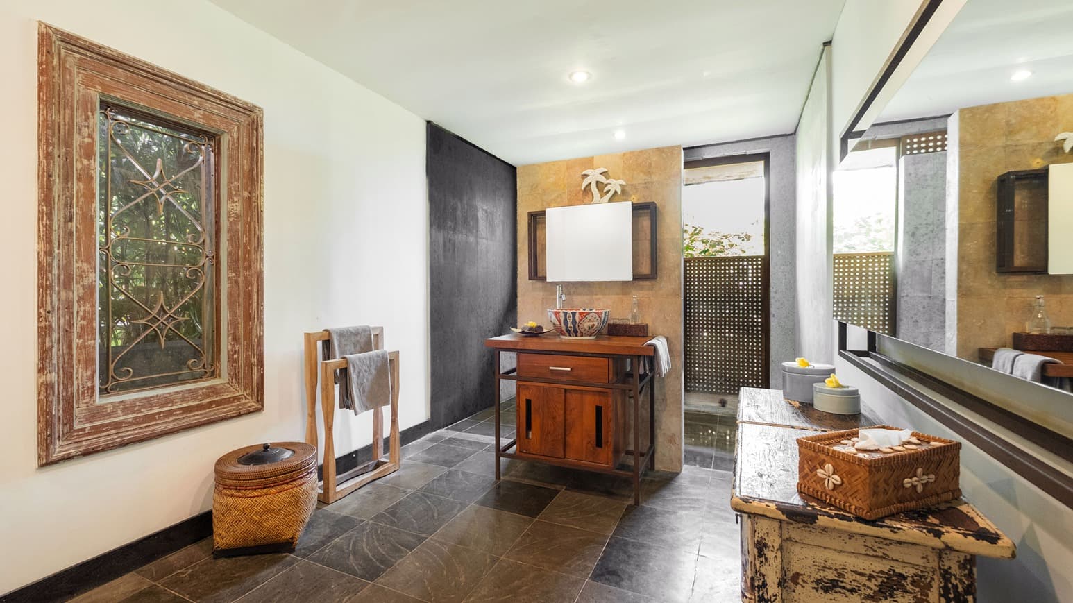 Villa Desa Roro Estate Detail Photo