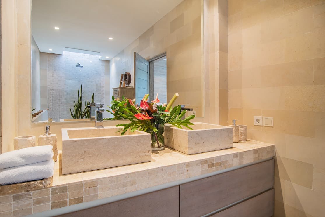 Villa Mia Detail Photo