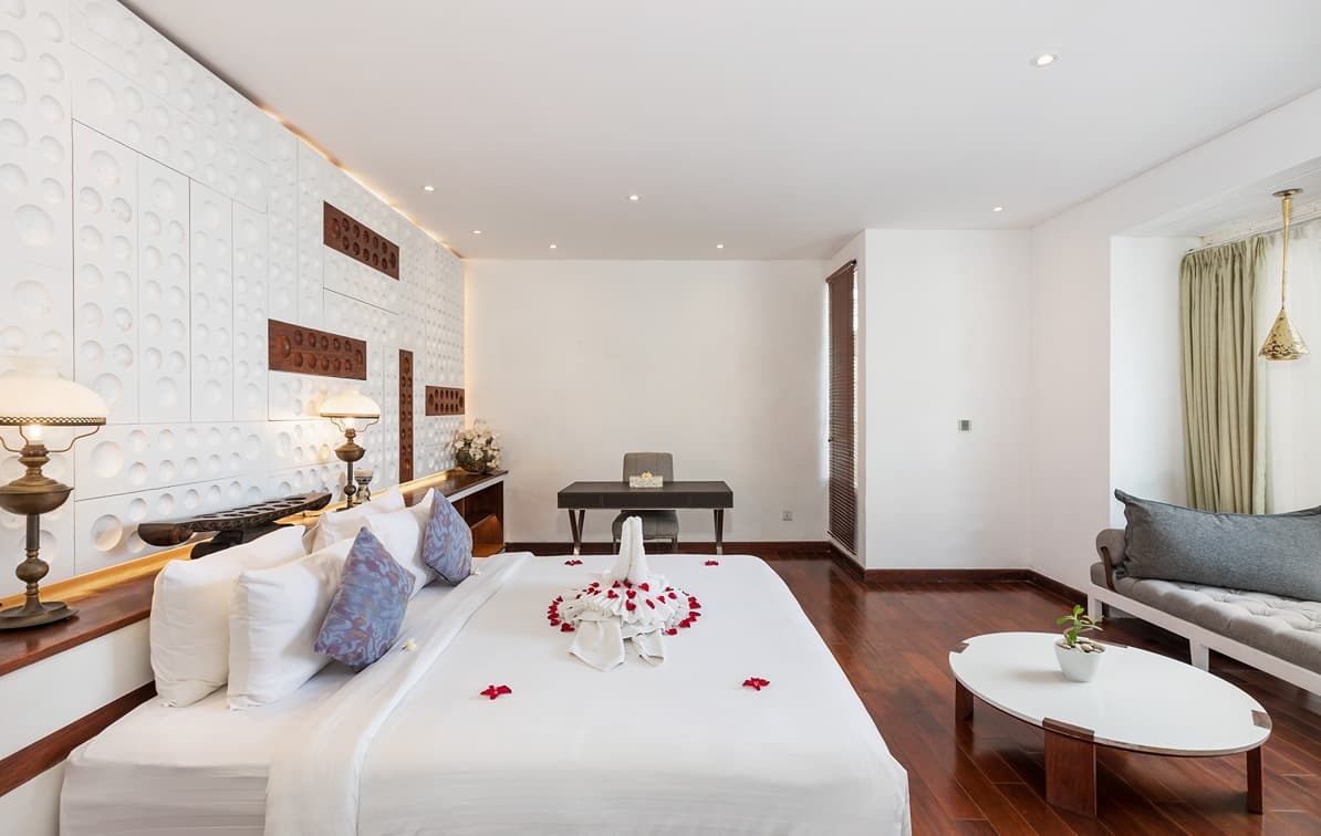 The Chands One Detail 1