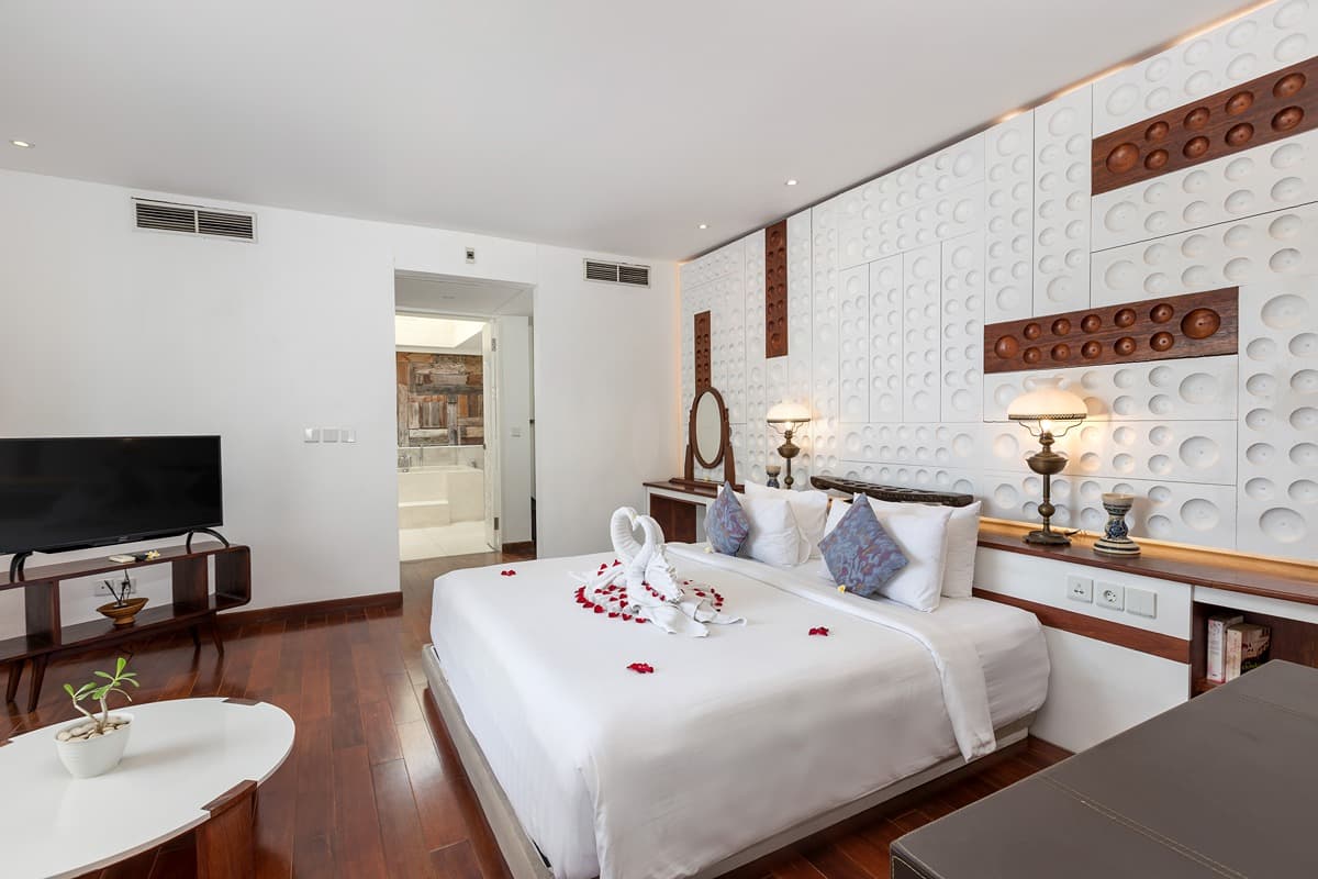 The Chands One Detail Photo